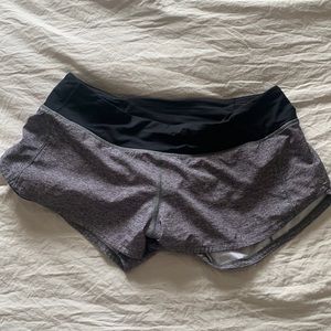 size 6 lululemon shorts